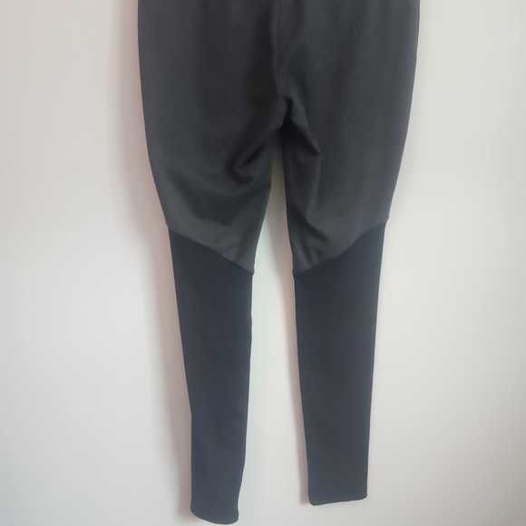 UA Women's Ribbed Compression Legging sz med - Picture 7 of 9